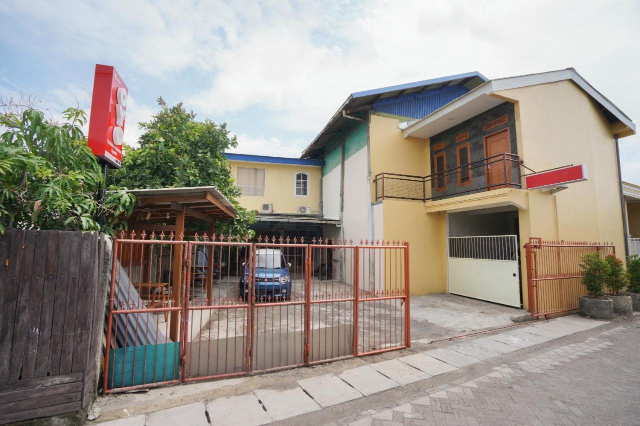 Oyo 2656 Az Zahra Residence Syariah Surabaya Eksteriør bilde
