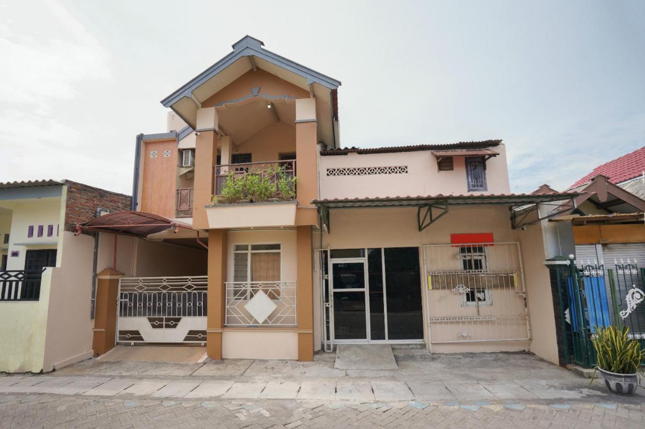 Oyo 2656 Az Zahra Residence Syariah Surabaya Eksteriør bilde