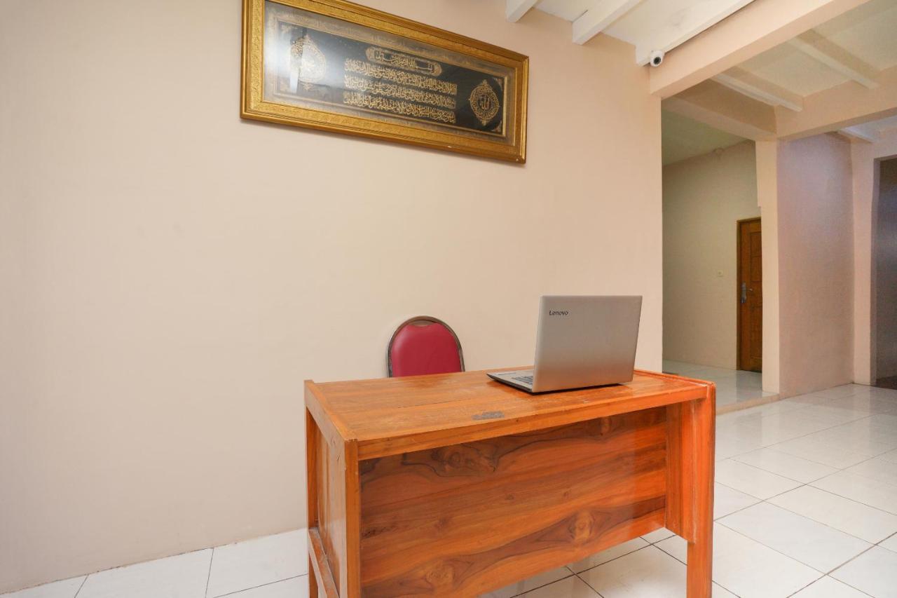 Oyo 2656 Az Zahra Residence Syariah Surabaya Eksteriør bilde